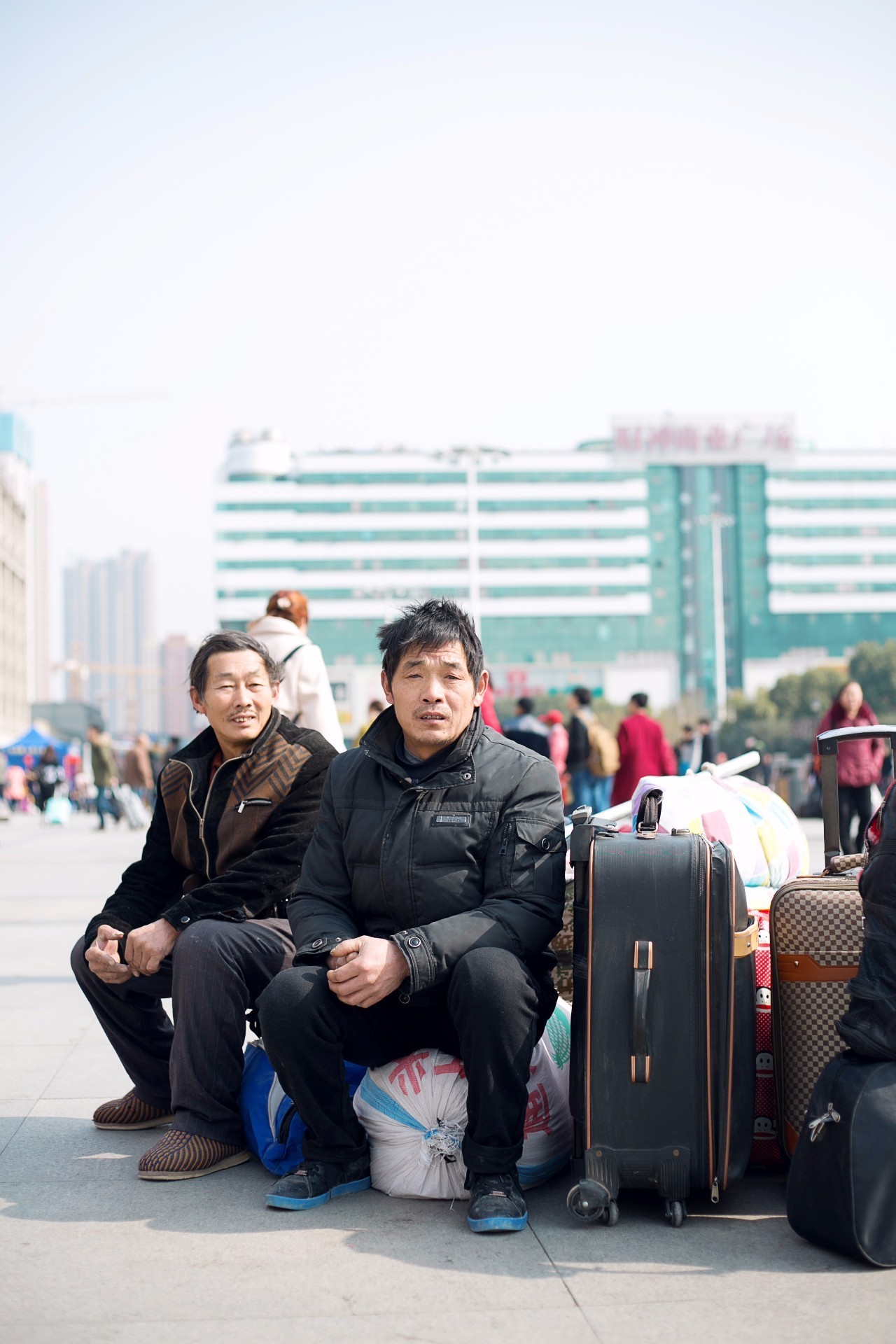 实拍武汉春运!这些感人镜头,瞬间让人泪崩