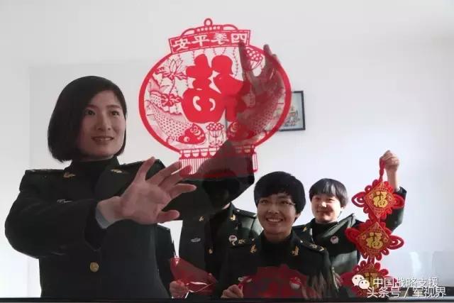 鸡年春节将至,为营造喜庆热烈的节日氛围,使官兵过上一个温馨,祥和的