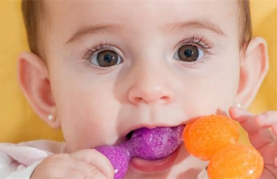 辨识宝宝长牙的7大迹象及选择舒缓方式