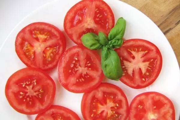 西红柿减肥竟一周瘦十二斤,瘦身还不用饿肚子