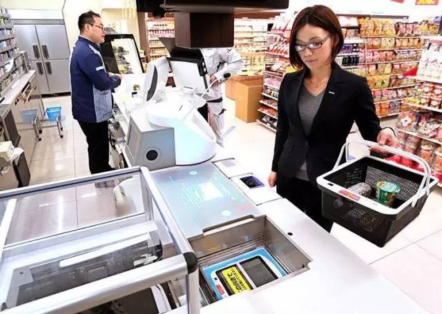亚马逊开了一间不用排队结账的超市,把日本人