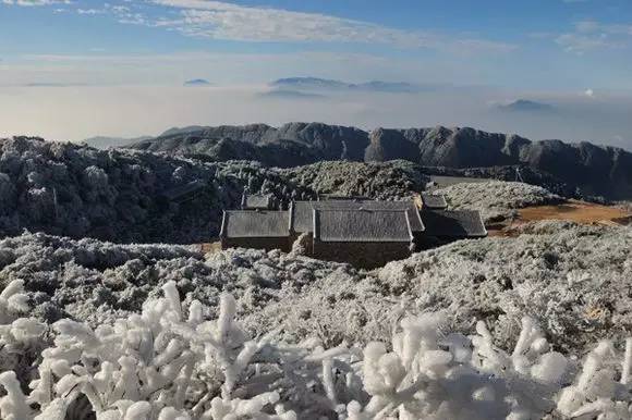 资兴回龙山雪景