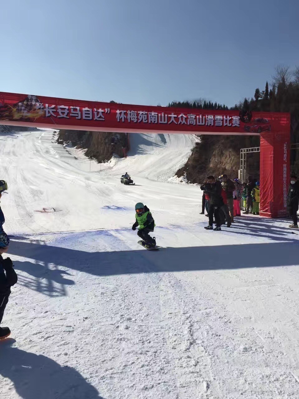 正文  topkids山西省青少年滑雪队参加了 1月22日在梅苑南山滑雪场