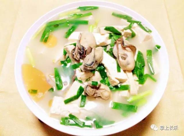海蛎豆腐汤被长乐人简称为"炣豆腐,是老长乐人的下饭菜,也是长乐人