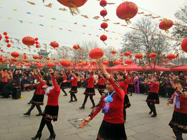 巩义康百万民俗祈福庙会精彩纷呈