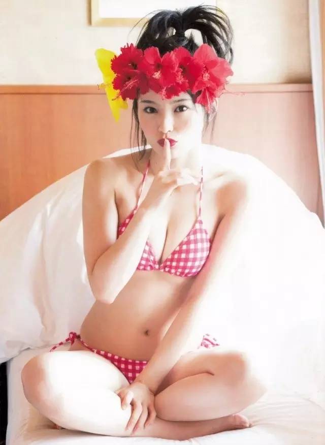 山本彩第二本写真 Sy 扫图下载