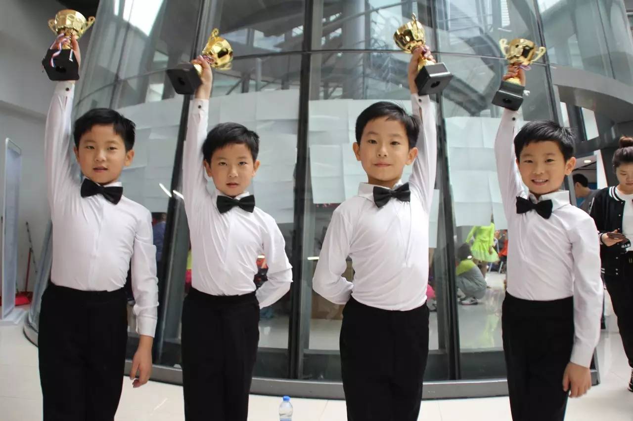 深圳宝安学生登上央视春晚公益宣传片他们还是四胞胎