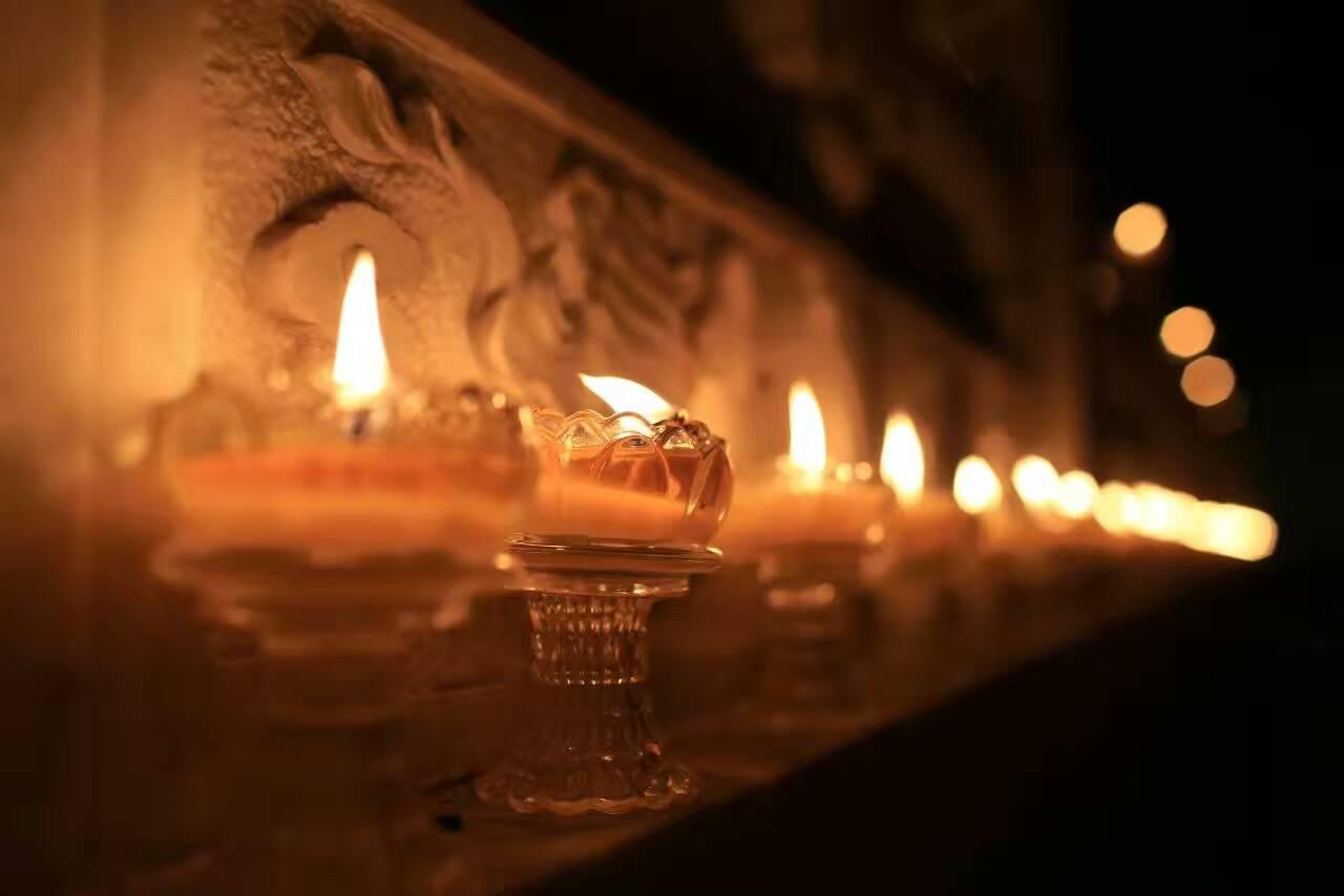 陕西唯一藏传佛教寺 广仁寺新年祈福灯会昨晚点亮