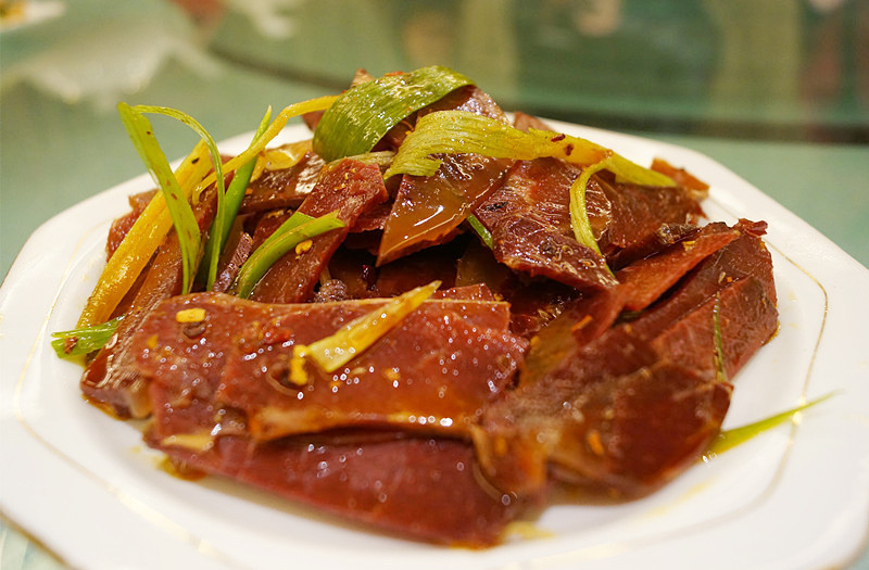 汉中留坝美食令人馋核桃馍菜豆腐炒腊肉