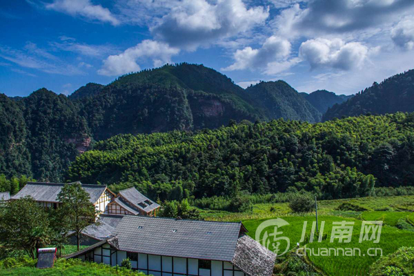 叙永西溪村被评为2016年度四川省旅游扶贫示范村