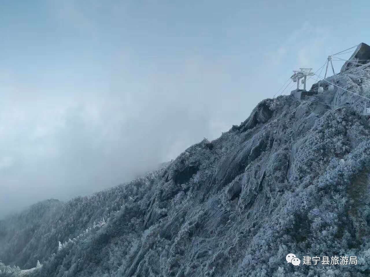 建宁金铙山迎来今春第一场雾凇美景!