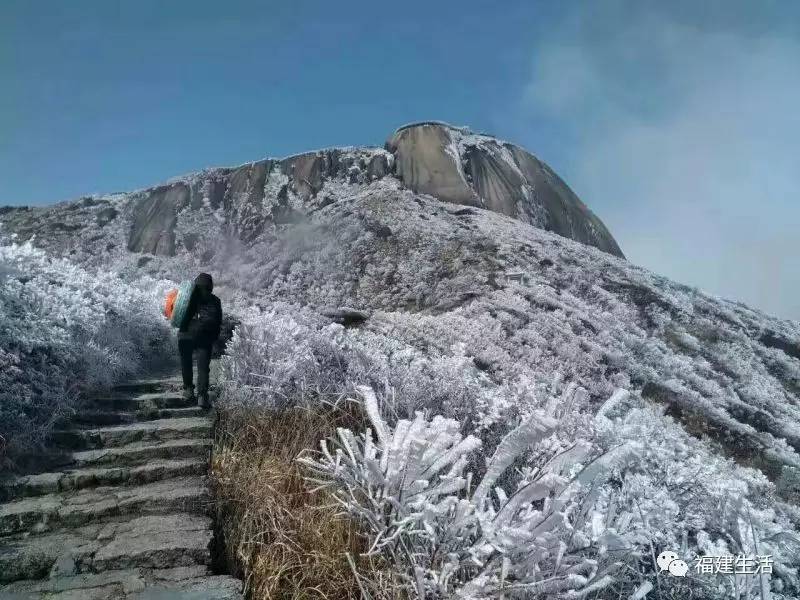 金铙山雪景图 【建宁县旅游局提供】