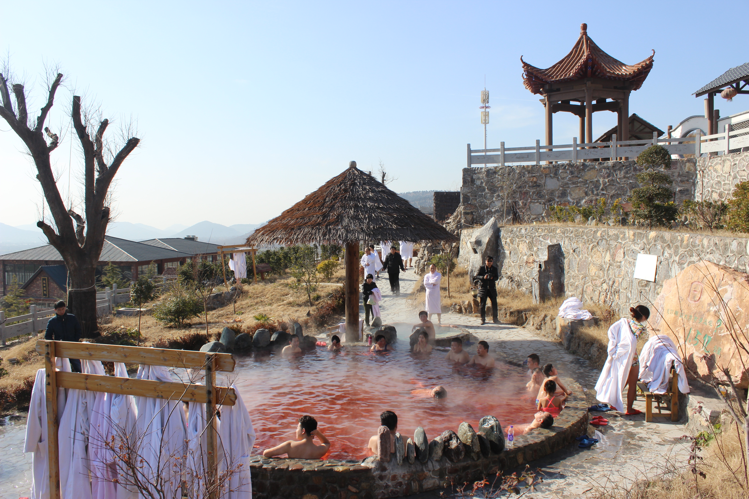 辉县市龙溪温泉 出现神奇氡泉