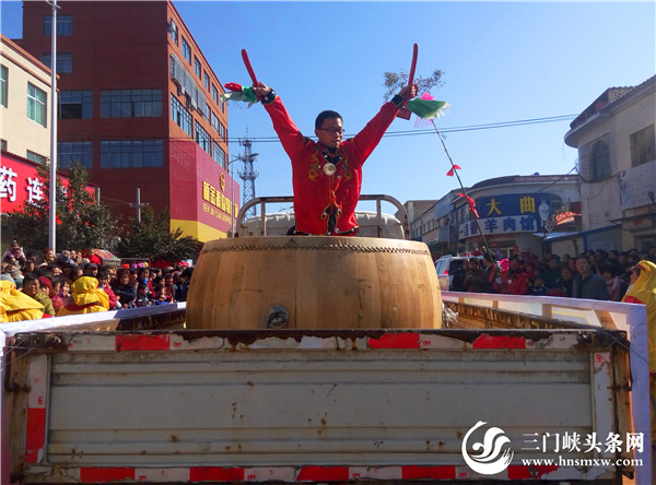 灵宝市大王镇:元宵节社火表演