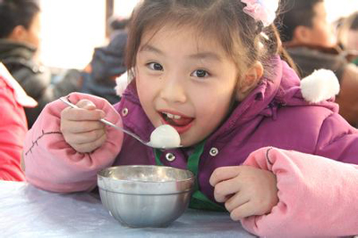 4岁孩子吃汤圆噎死 孩子汤圆卡喉如何急救?