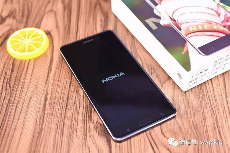 诺基亚6开机画面,没有大手牵小手,只有nokia.