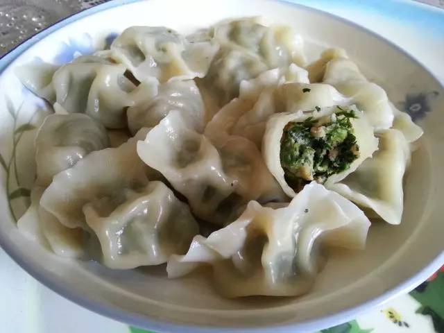 荠菜猪肉水饺