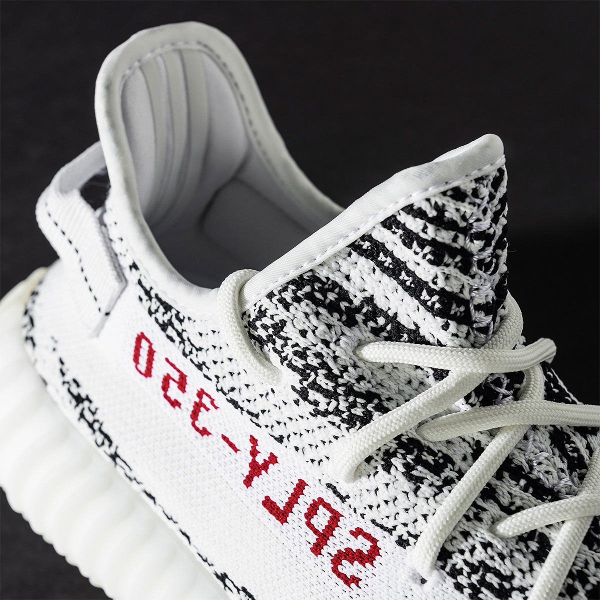 白斑马 yeezy 350 boost v2 要来了!就在下周!