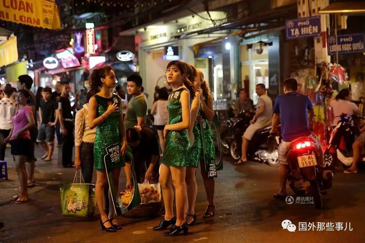 几张图看看越南普通人的生活:年轻女孩爱唱中文歌