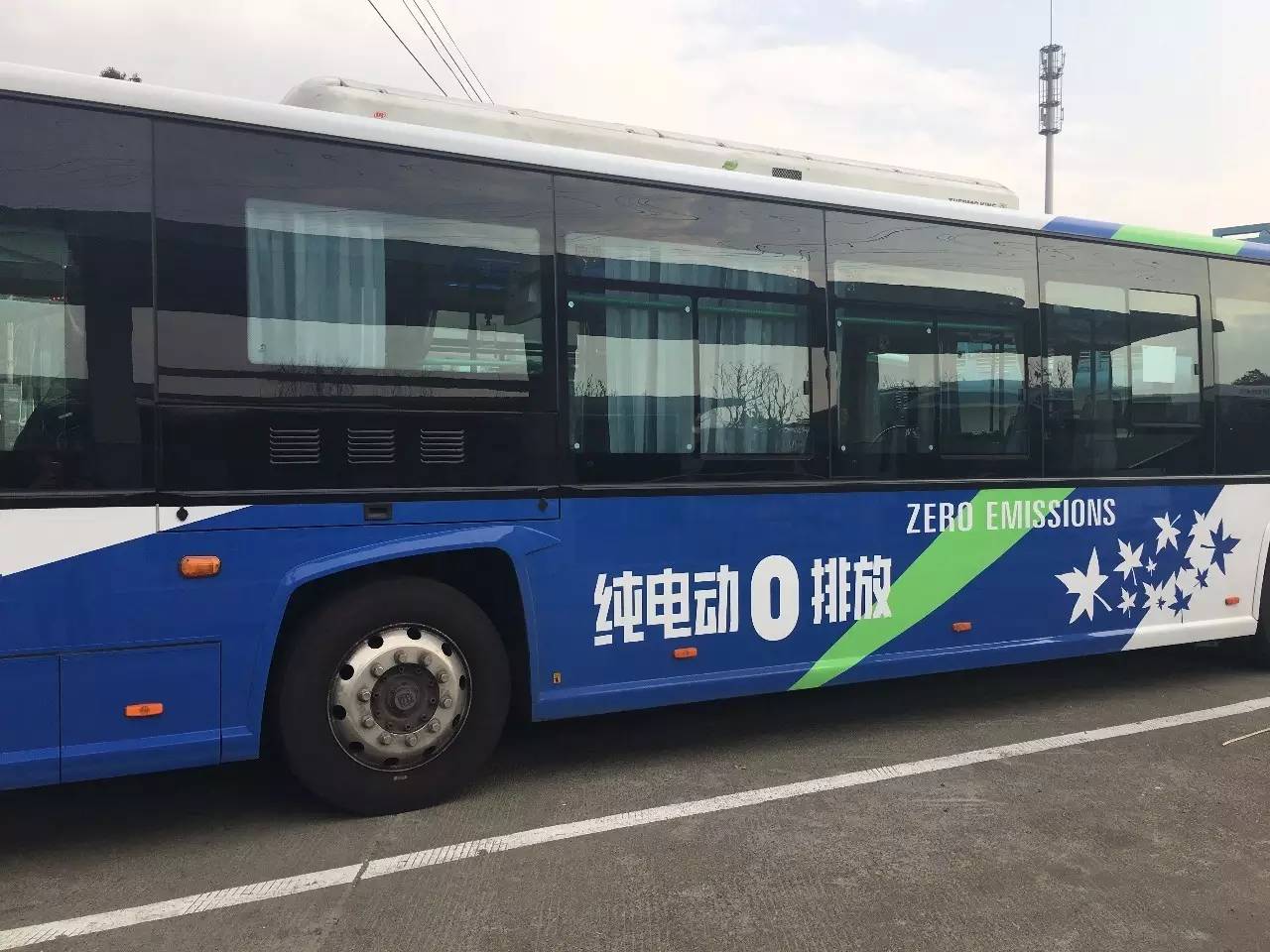 长江牌纯电动公交车现身杭城比亚迪有了新对手方得网