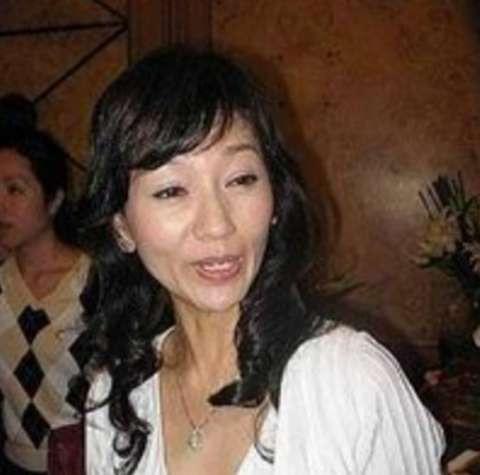 62岁赵雅芝的素颜照曝光 离开化妆 变样了?