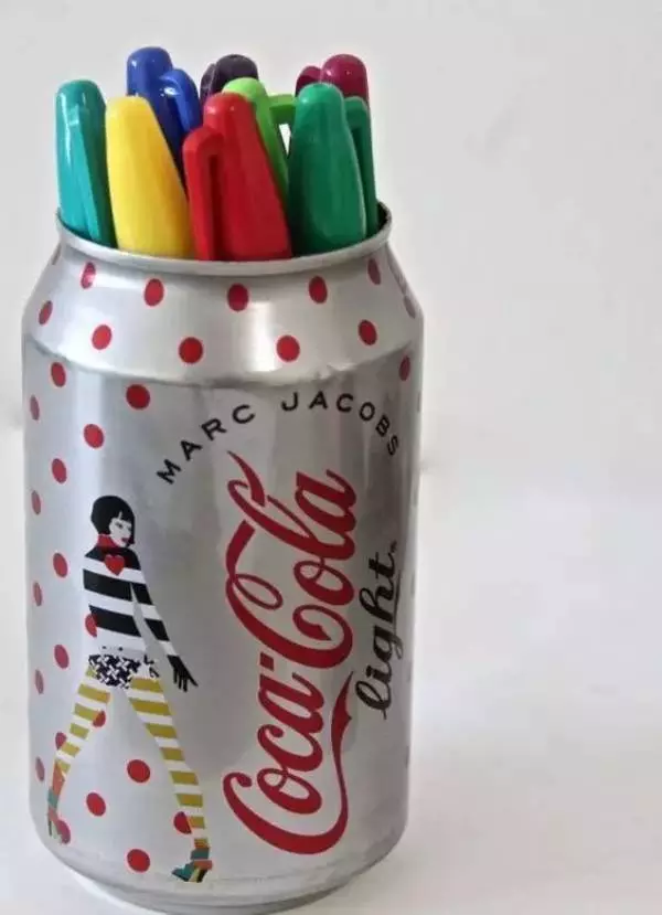 可乐瓶子和议字猜成语_可乐瓶子图片