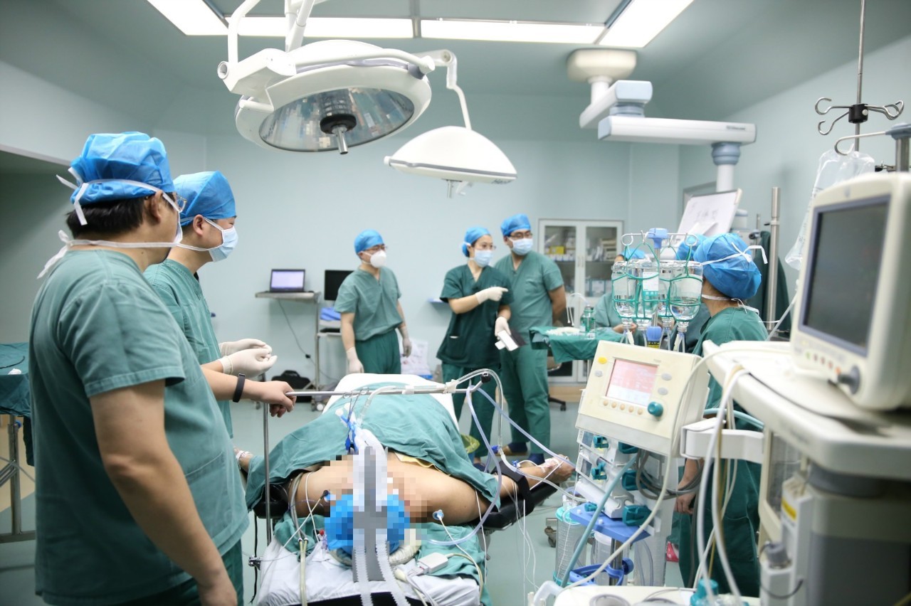 惠济区人民医院-我院顺利完成院内首例支气管镜检查与治疗！