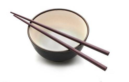 一个碗上面放一双筷子猜成语_一个碗一双筷子卡通(2)
