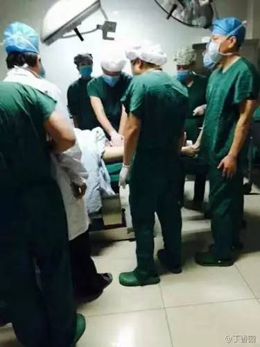又一伤医事件 江苏省人民医院肝胆科主任被连