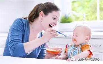 给宝宝添加米粉的几点建议,婴儿米粉并不能当