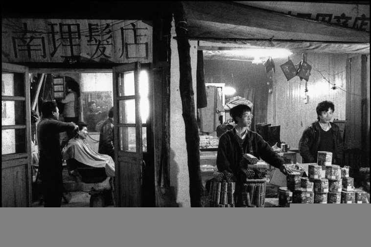 老照片:1991年的浙江温州,满大街的菲亚特