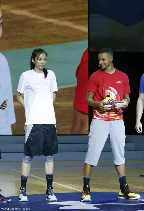 中国篮坛第一美女身高184, 高挑身材 曾让库里很尴尬