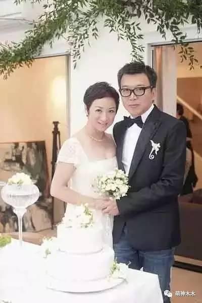 2010年谢宁迎来了自己的又一段婚姻,和tvb摄影部主管王伟德结婚.
