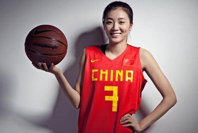 而这位美女是wcba沈部女篮的赵爽,身高1米84,这