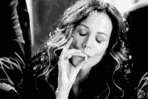 抽烟的女人
