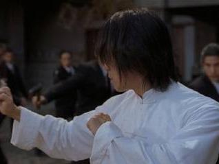 功夫》(英语:kung fu hustle)是一部于2004年上映的华语电影,由周星驰