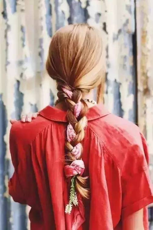 学会用丝巾编头发,让美丽与春天一起绽放!