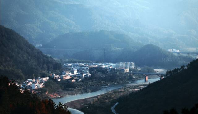 汤池镇,2003年汤池镇被巢湖市批准为"温泉旅游度假区.