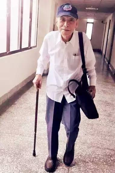 75岁开始旅行，105岁考博士，更令人敬佩的是他这句话