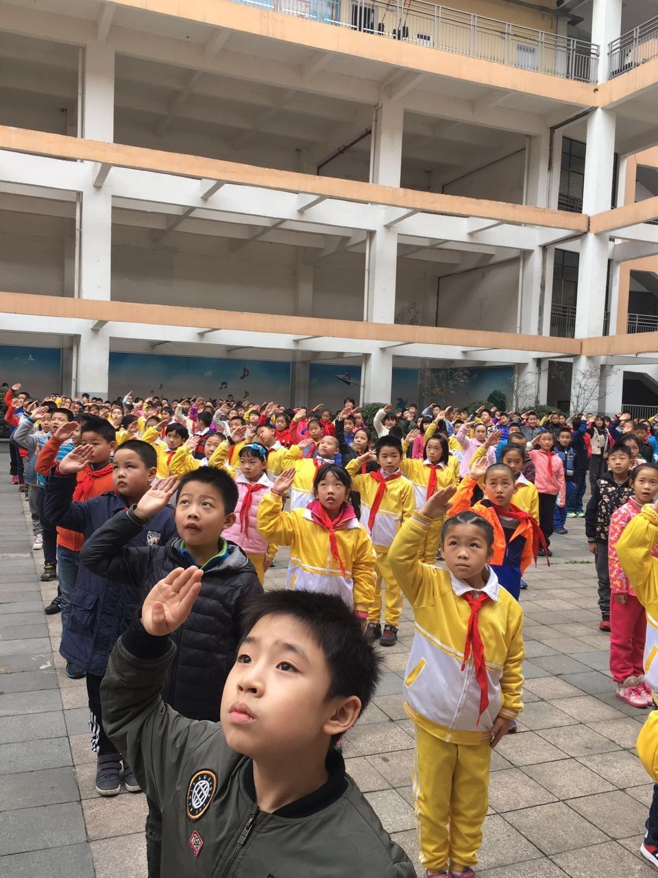 贵阳市中小学校今天全面开学