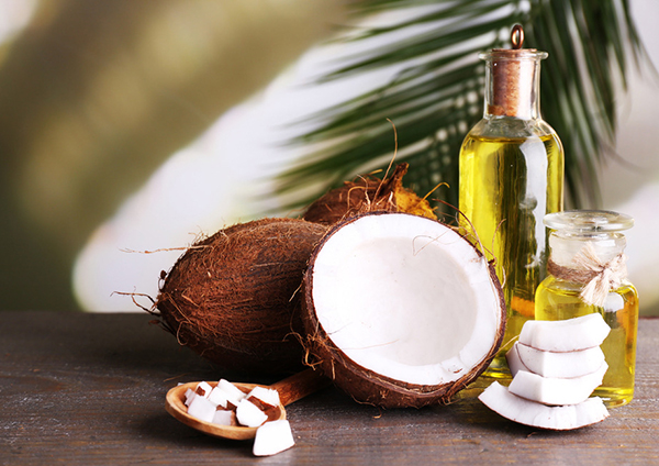 椰子油可以接触头皮吗,油性发质可不可以用呢