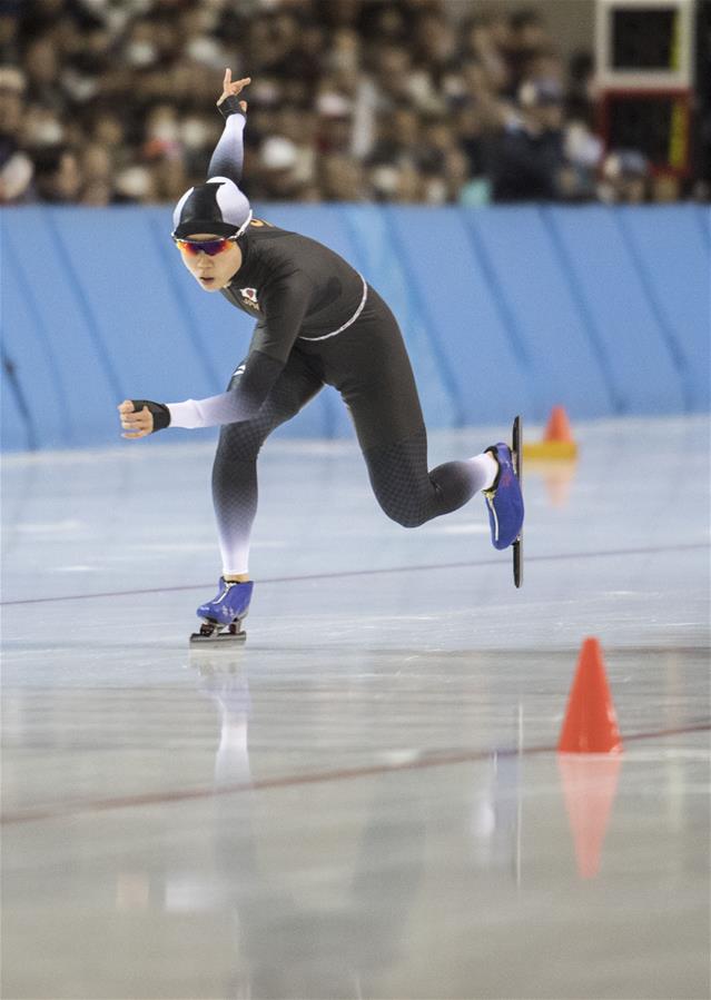 速度滑冰女子1000米:日本选手包揽冠亚军 张虹获第三