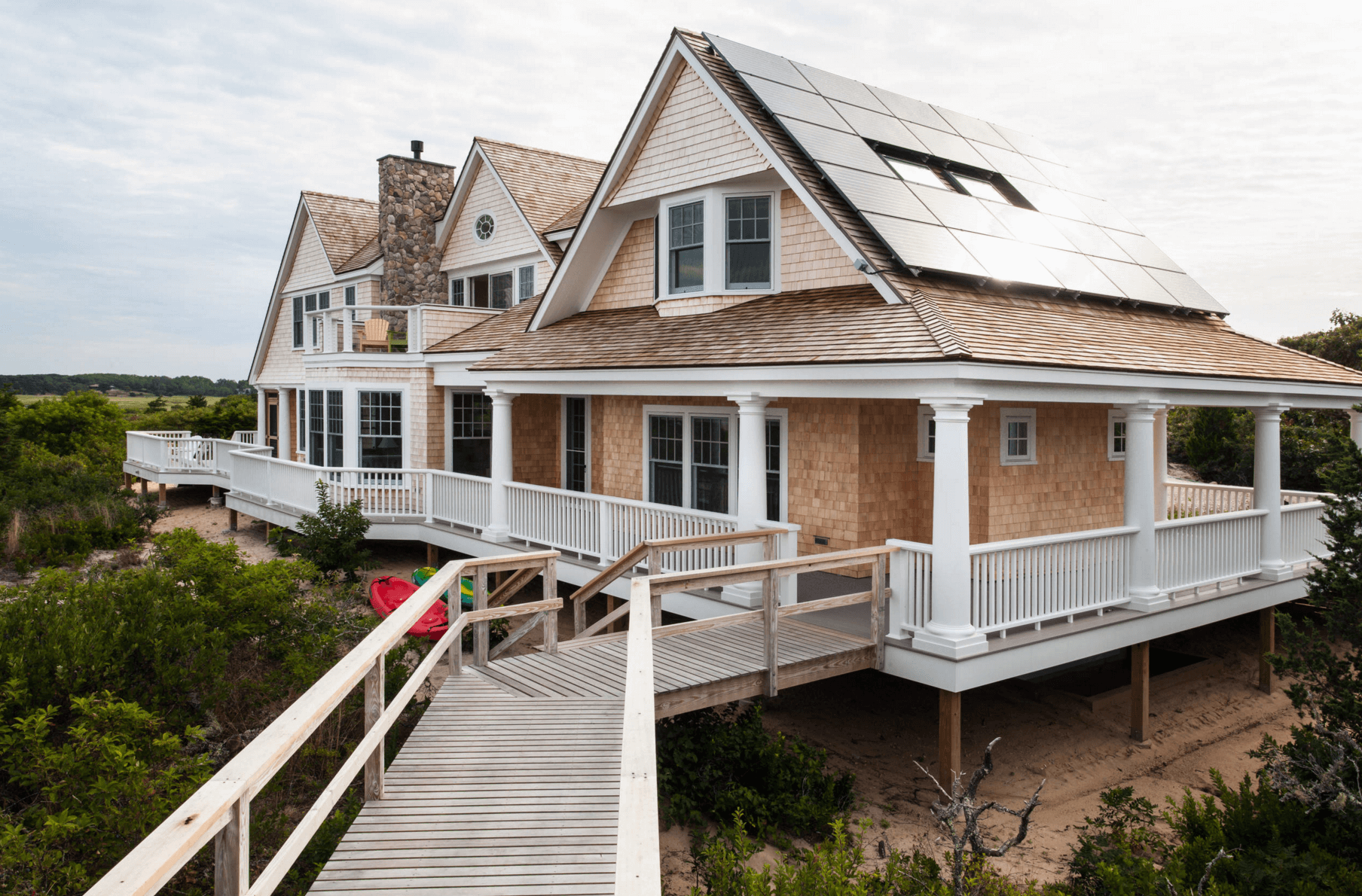 别墅屋顶安装太阳能发电系统需要符合哪些条件?