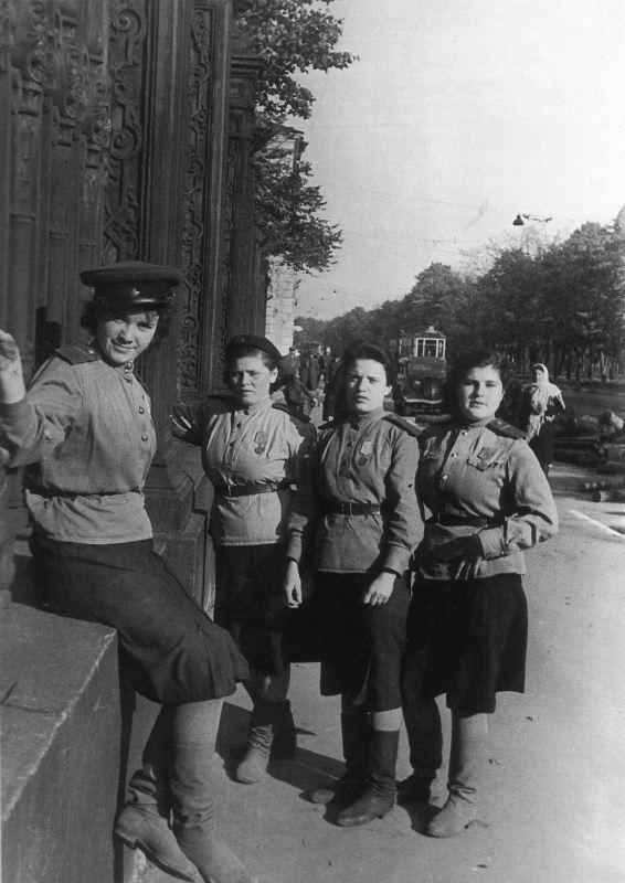 前苏联百万女兵为国上战场珍贵照片(组图)