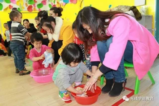 【教师篇】超赞幼儿园三八节活动方案,献给妈