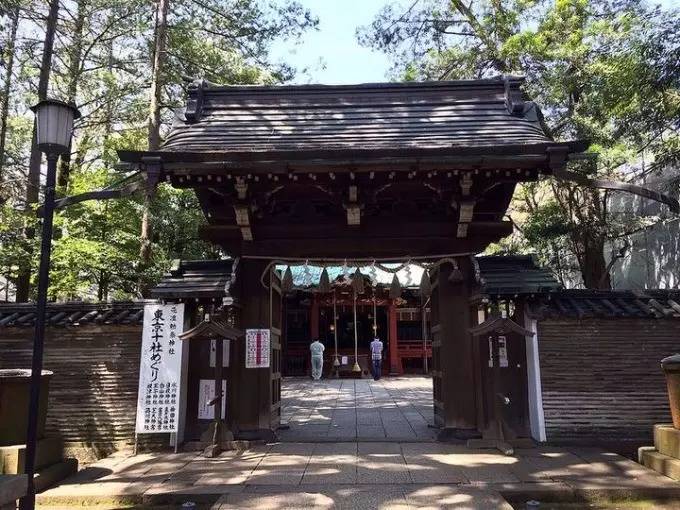 赤坂冰川神社 /  港区