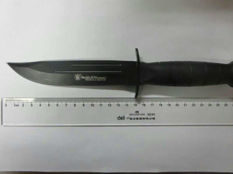 男子带杀羊刀坐地铁 因非法携带管制刀具被拘5天