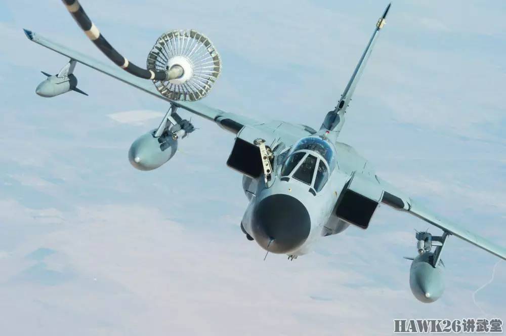 av-8b"鹞"式攻击机即将被更先进的f-35b"闪电ii"隐形战机所替换.