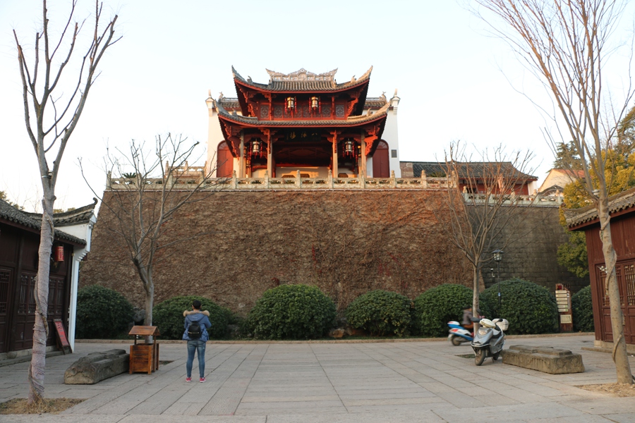 夕阳下的古子城,更显金华城市之根