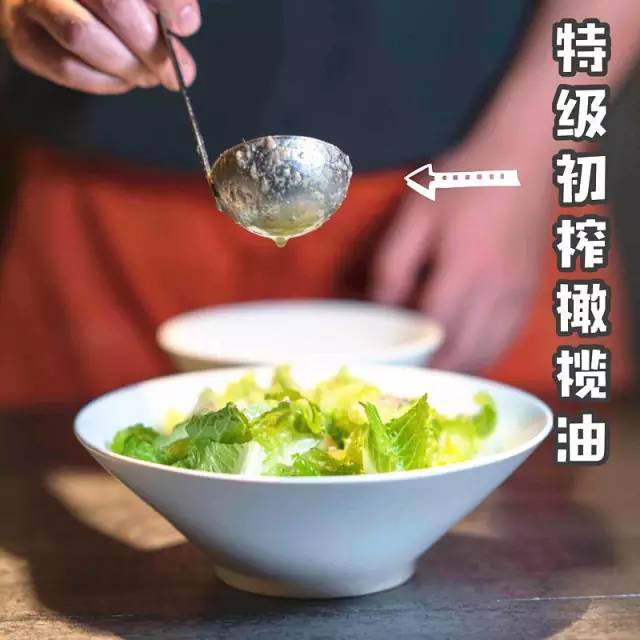 上海90%老外只认它家的披萨!100%手工现做饼